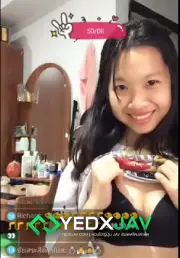 คลิปหลุด คอลเสียว แม่ลูกอ่อนขี้เงี่ยนมาไลฟ์bigoเปิดนมแลกของขวัญต่อหน้าลูก