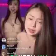 คลิปหลุด สองสาวไลฟ์สดโชว์เสียว หน้าตาน่ารักมากนมก็สวยทั้งคู่วัยกำลังเงี่ยนเลย