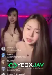 คลิปหลุด สองสาวไลฟ์สดโชว์เสียว หน้าตาน่ารักมากนมก็สวยทั้งคู่วัยกำลังเงี่ยนเลย