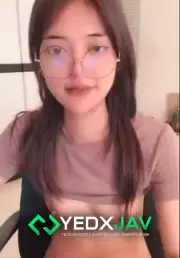 คลิปหลุด คอลเสียว สาวแว่นขี้เงี่ยนเปิดหัวนมแลกของขวัญในแอพbigo