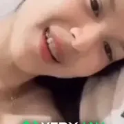 คลิปหลุด สาวฟันเหล็กโชว์หวิว xxx นอนคอลเสียวเปิดกล้องโชว์หัวนมอมชมพูให้แฟนดู น่ารักมาก