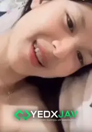 คลิปหลุด สาวฟันเหล็กโชว์หวิว xxx นอนคอลเสียวเปิดกล้องโชว์หัวนมอมชมพูให้แฟนดู น่ารักมาก