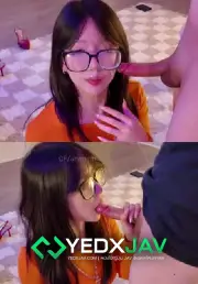 คลิปหลุดใหม่ Aryminh xxx สาวนางแบบอินฟลูขี้เงี่ยนปล่อยผลงานสุดเสียวตั้งกล้องนั่งคุกเข่าอมหัวควยให้แฟนคู่เย็ดรู้ใจโดนน้ำควยแตกใส่แว่นฟินๆเลย อมเสียวมาก
