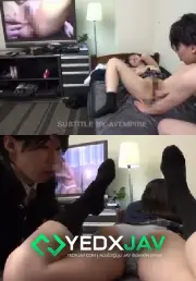 หนังโป๊ญี่ปุ่น ชวนเพื่อนมาดูหนัง xxx ทะลึ่งเปิดหนังโป๊ให้เพื่อนดูสาวบอกไม่เงี่ยนแต่หีแฉะ ก่อนขอดูหีแล้วเล่นหีอย่างเสียวจับซอยหีแทงพัง