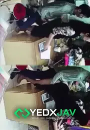 คลิปหลุด บังแอบเย็ดลูกค้าในร้านขายผ้า xxx จ้างมาขายของเล่นเสียวกลางบ้านตรงเคาน์เตอร์ตอนเจ้าร้านไม่อยู่โดนซอยหีแทบพังอย่างเงี่ยนหน้ามืด