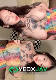 คลิปหลุดมาแรง สาวนมใหญ่ดาวโอลี่แฟนนมใหญ่สักล้นทั้งตัวยันหน้า xxx สายดิบเถื่อนห้ามพลาดเขี่ยหัวนมโชว์ติ้วหีเสียวๆโคตรน่าเย็ดอวบๆเต็มมือ