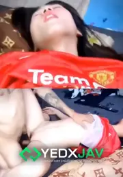 คลิปหลุดใหม่ แฟนแมนยูตัวยง xxx ดูบอลกับผัวเสร็จนอนอ่อยเหยื่อให้ผัวเอาควยลำโตยัดกระแทกเย็ดรูหีแบบแรงๆเจอซอยถี่ตัวโยกเลย