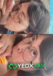 คลิปหลุด สาวแว่นติ๋มโม๊คควยอย่างเสียว xxx นิ่งๆแต่ซิ่งจัดทรงติ๋มแต่โม๊คควยอย่างโหดกดหัวมิดลำควยอย่างเสียวสุดใจกลางสระน้ำเอ้าดอร์