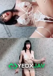 คลิปหลุด รุ่นใหญ่ปล่อยความร่าน xxx สาวเจ๊ไซส์เบิ้มไลฟ์สดใส่ชุดลูกไม้วาบหวิวปลดปล่อยความร่านเต้นยั่วเย็ดนั่งแหกขาเอานิ้วขยี้ติ่งหีให้ดู